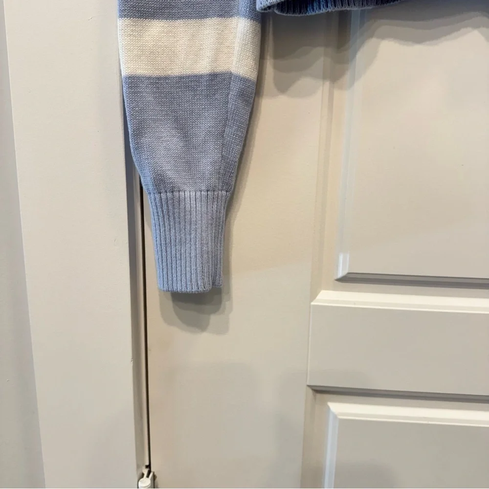 Banana Republic Light Blue and White Striped Sweater - Picture 5 of 9